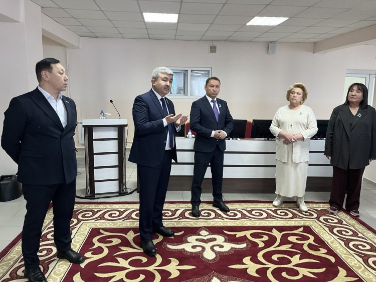 Павлодарда медицина қызметкерлеріне жаңа Конституция жобасы түсіндірілді