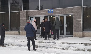 В Павлодаре первые избиратели пришли отдать голоса на референдуме