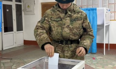 Павлодарда бес жүзден астам сарбаз референдумда дауыс берді