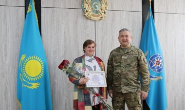 Жительницу Павлодарской области наградили за спасение людей в буран