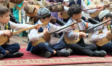 В Павлодарской области 500 юных домбристов одновременно сыграли легендарные кюи