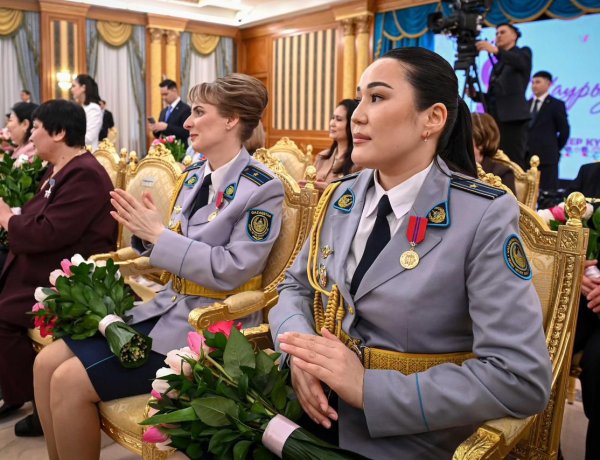 Следователь из Экибастуза удостоилась высокой государственной награды