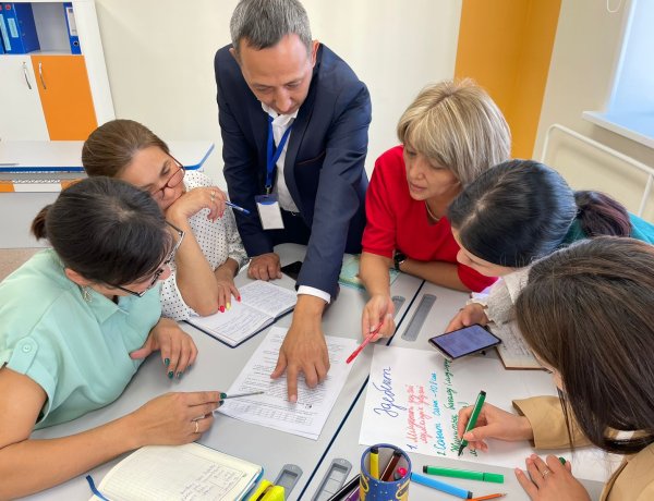 Учителя павлодарской школы будущего пишут учебники для казахстанских детей