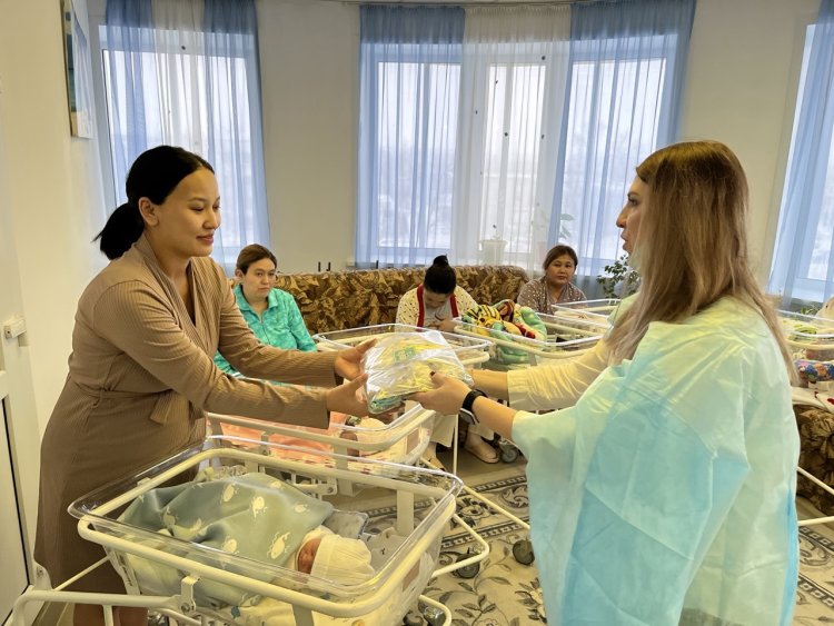 В Павлодаре поздравили многодетных мам с наступающим праздником