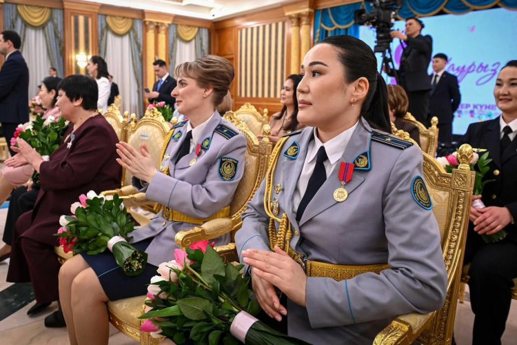 Следователь из Экибастуза удостоилась высокой государственной награды