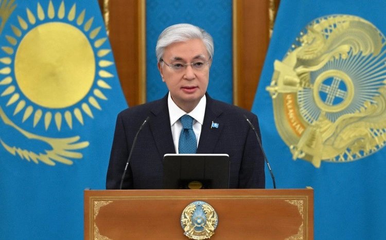 Президент Казахстана поздравил женщин с 8 Марта