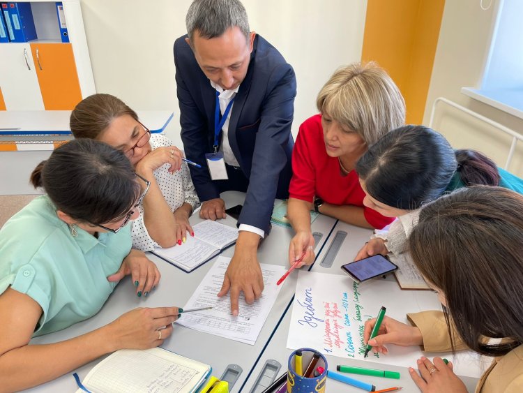 Учителя павлодарской школы будущего пишут учебники для казахстанских детей