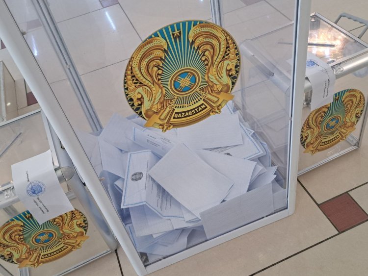 Асайын Байханов дауыс берді