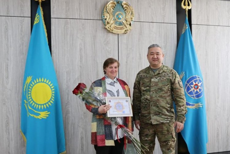 Жительницу Павлодарской области наградили за спасение людей в буран