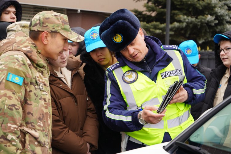 Павлодарда кадеттер полицияның «цифрлық қалқанымен» танысты