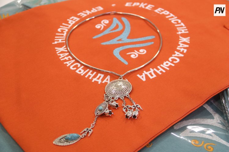 Как павлодарская мастерица превращает символ города в модный тренд