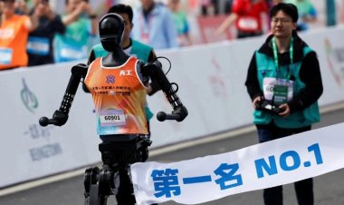 Бейжің жартылай марафонында роботтар адамдармен бірге жүгіреді