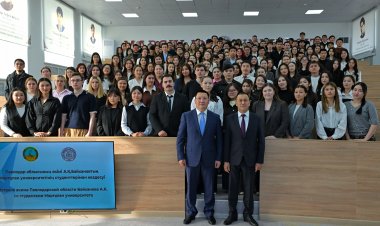 Асайын Байханов Павлодар педагогикалық университетінде жастармен кездесті