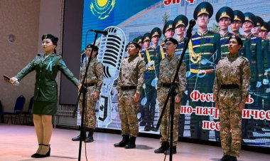 Павлодарцы проникновенно исполнили военно-патриотические песни
