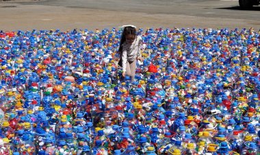 Павлодарские школьники собрали тонны крышек в помощь тяжелобольным детям