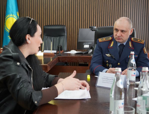С какими вопросами десятки павлодарцев пришли к главе полиции области