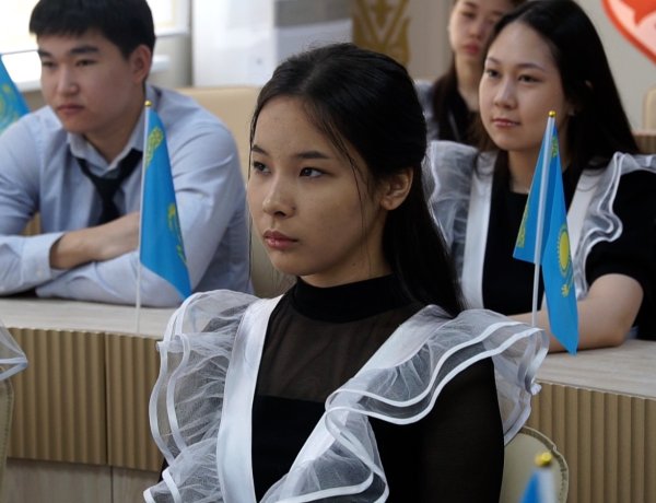 В школах Павлодарской области прошёл единый классный час