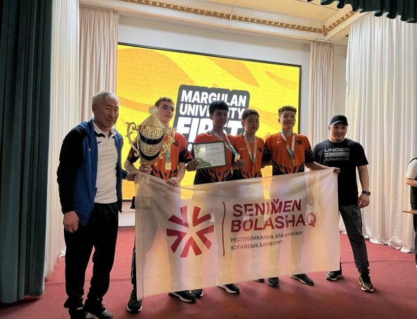 Воспитание футболом: в Павлодаре наградили дворовых пацанов