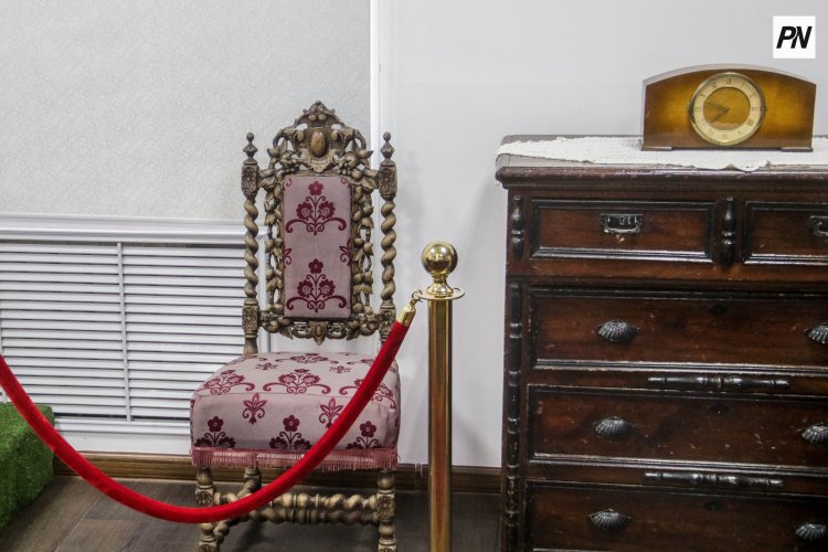 В Павлодаре рассказали о тайнах антикварной мебели