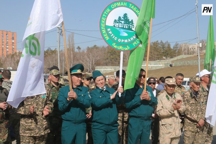 В Павлодаре состоялся природоохранный марш нацпарков