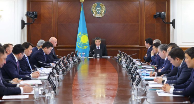 Үкімет отырысында экономиканы монополиясыздандыру мәселелері қаралды