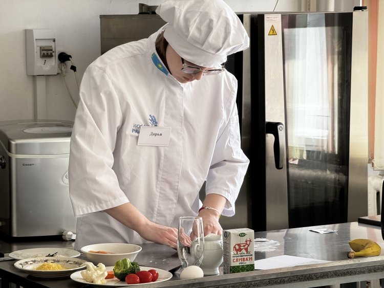 В Павлодаре «дети дождя» попробовали себя в поварском деле
