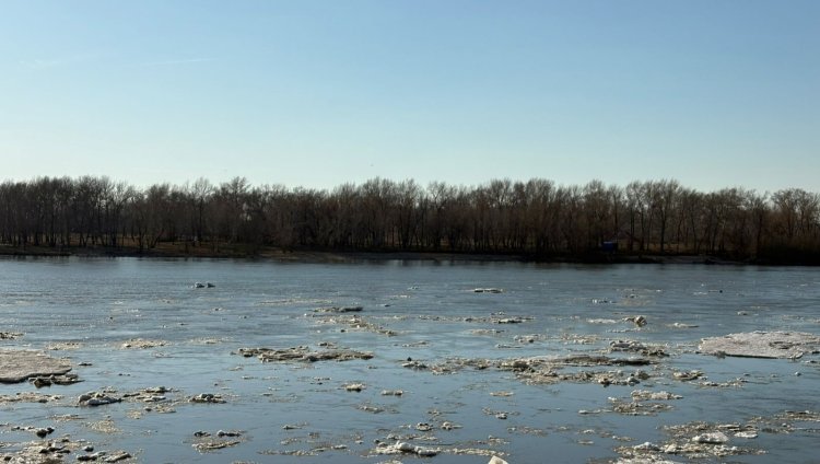 Ертіс өзенінде мұз жүре бастады