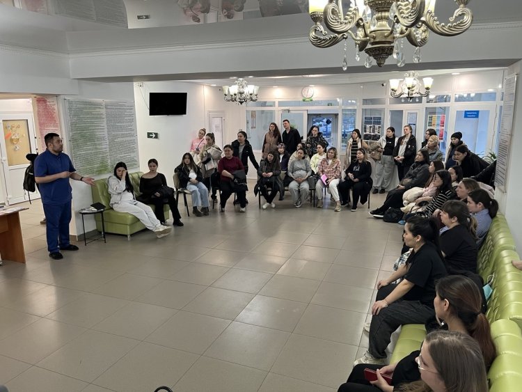 Павлодарда болашақ аналарға гаджеттердің қауіптері туралы ескертілді