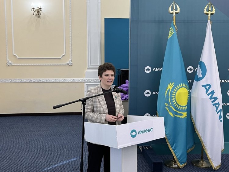 Павлодарда өңірлердегі цифрлық шаршау мәселесі талқыланды