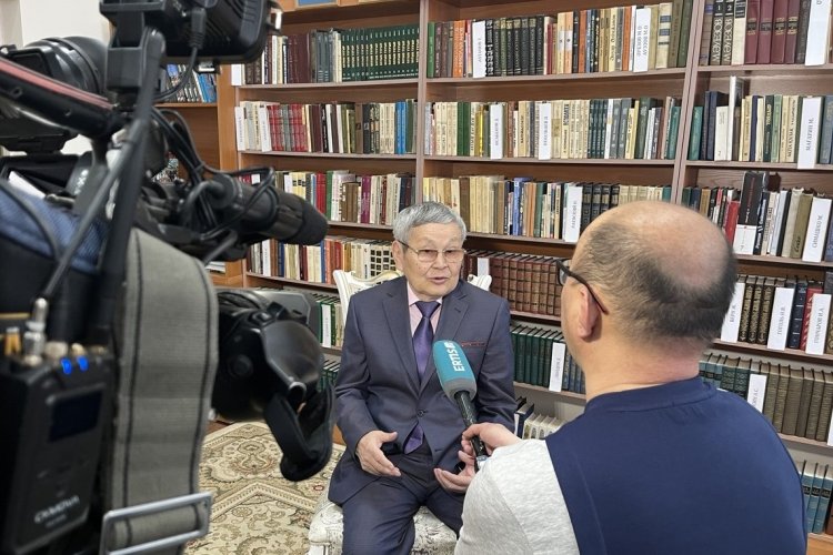 Павлодарлық жазушы тарихи жетістігі туралы әңгімеледі