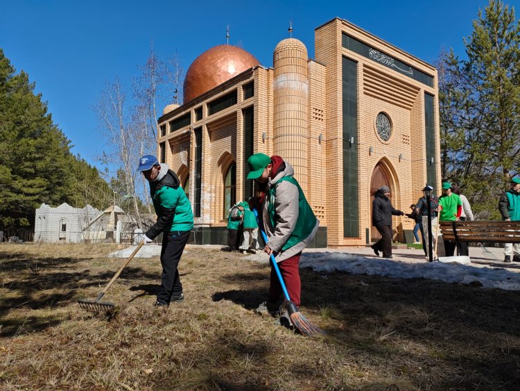 У священного мавзолея: в Павлодарской области состоялась республиканская акция