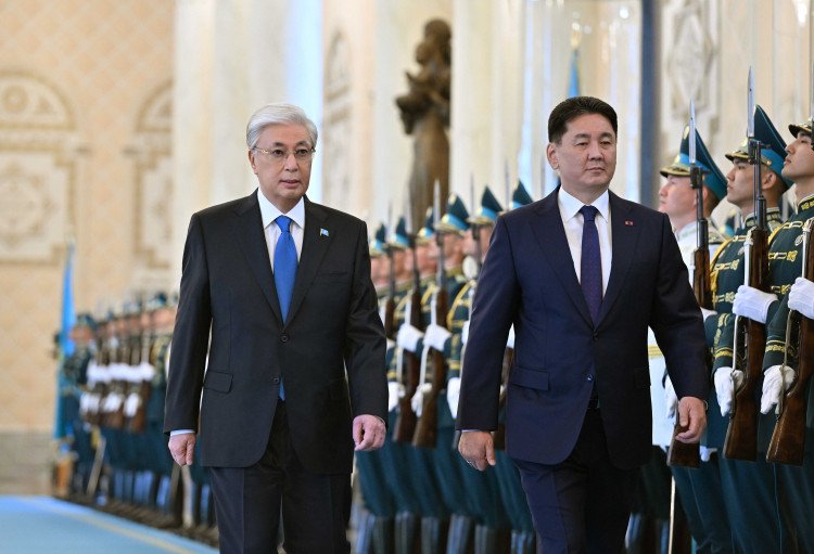 Қазақстан мен Моңғолия президенттері кеңейтілген құрамда келіссөз жүргізді