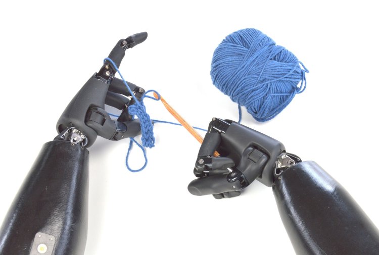 Қытайлық роботтар енді үй шаруасымен айналысады