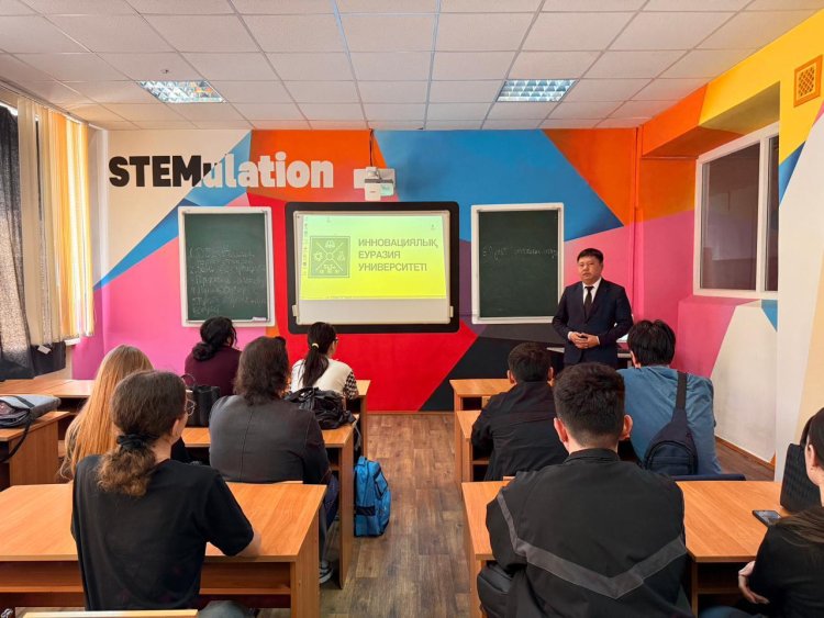 ТЖД өкілдері павлодарлық университет студенттерімен кездесті