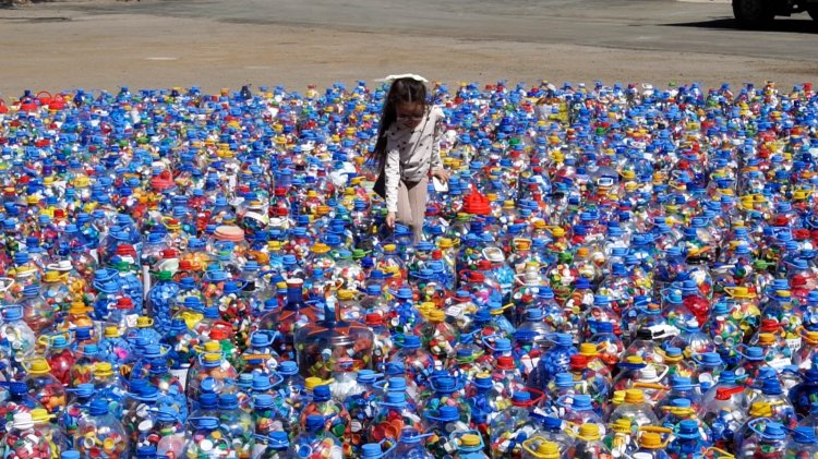 Павлодарские школьники собрали тонны крышек в помощь тяжелобольным детям