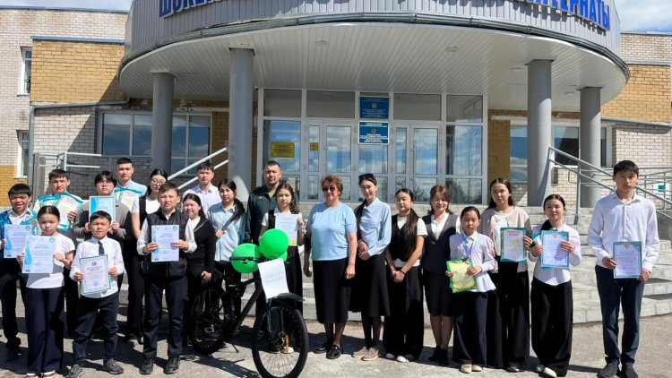 В Павлодарской области школьник выиграл велосипед за сбор макулатуры