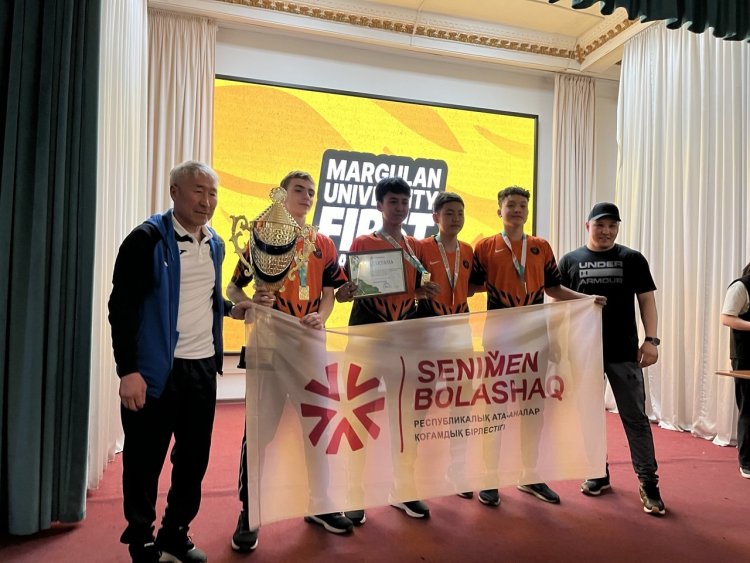 Воспитание футболом: в Павлодаре наградили дворовых пацанов