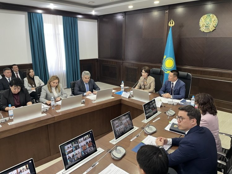 Министр павлодарлық ақ халатты абзал жандардың қызметін бағалады