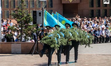 В Павлодаре прошла памятная церемония у Вечного огня