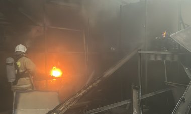 В Павлодаре пожарные ликвидировали возгорание на складе