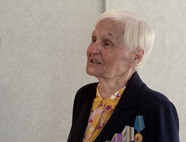 Павлодарских ветеранов в преддверии Дня Победы навестили волонтёры