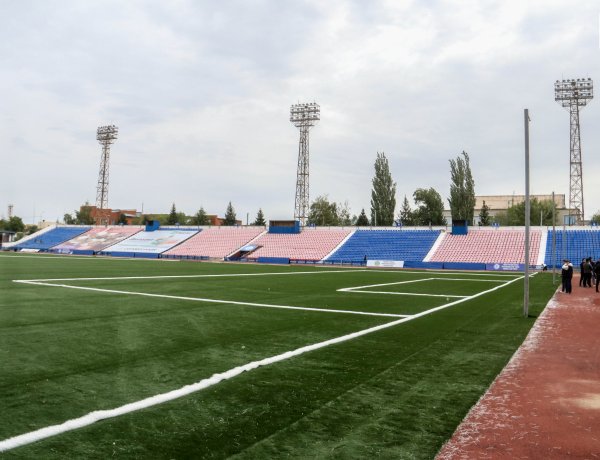 Павлодарда орталық стадиондағы жасанды төсем толық ауыстырылуда