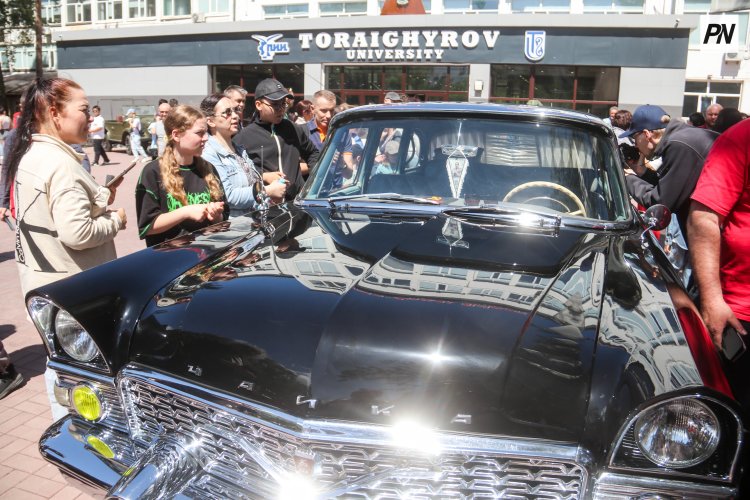 Как павлодарские энтузиасты восстановили редкие советские автомобили