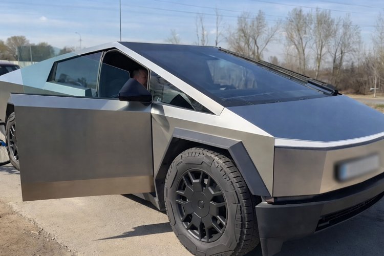Павлодарские дачники на Tesla умилили пользователей сети (видео)
