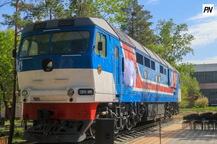 В Павлодаре появился новый памятник эпохи железнодорожников