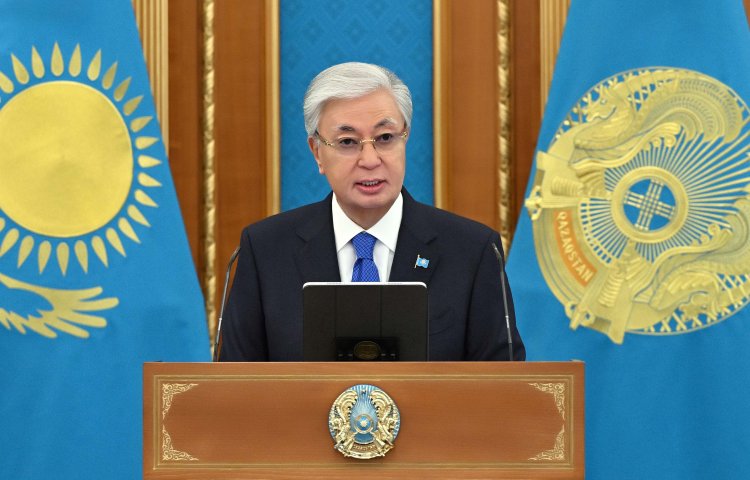 Президент мемлекеттік марапат пен әскери шен тапсыру рәсіміне қатысты