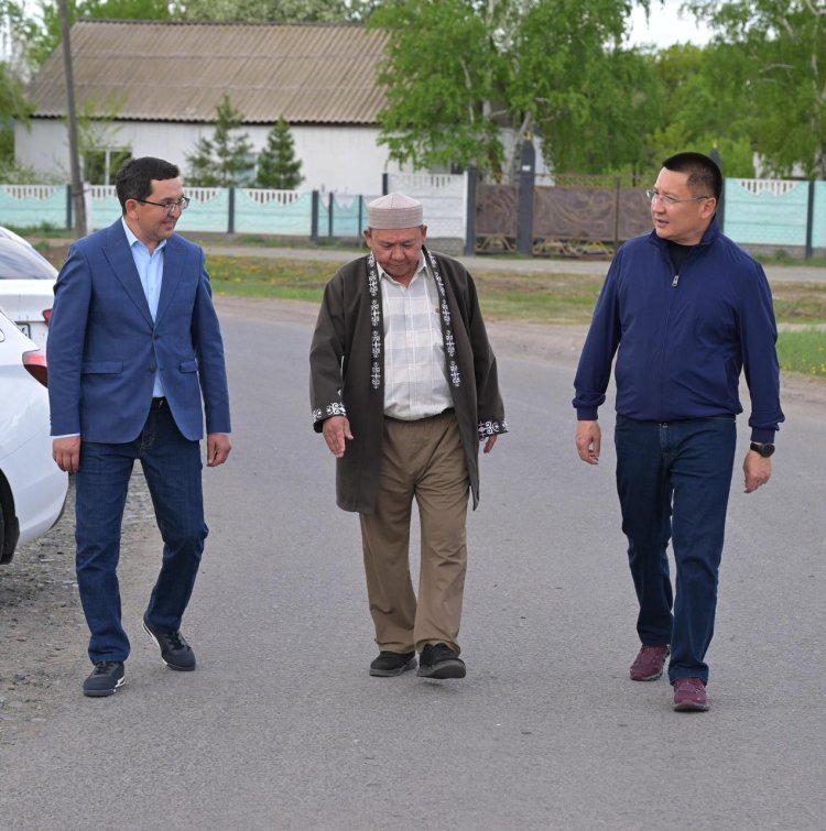 Ертіс ауданында жол, егіс және өңдеу саласындағы жобалар қарқын алды
