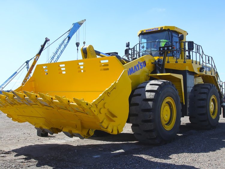 «Богатырь Көмірде» Қазақстандағы алғашқы Komatsu WA900-8R жүк тиегіші іске қосылды