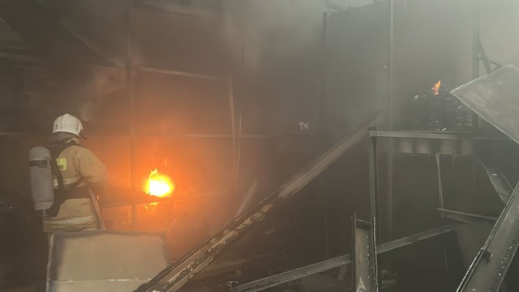 В Павлодаре пожарные ликвидировали возгорание на складе