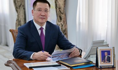 Павлодарцев поздравили с Днём государственных символов Республики Казахстан